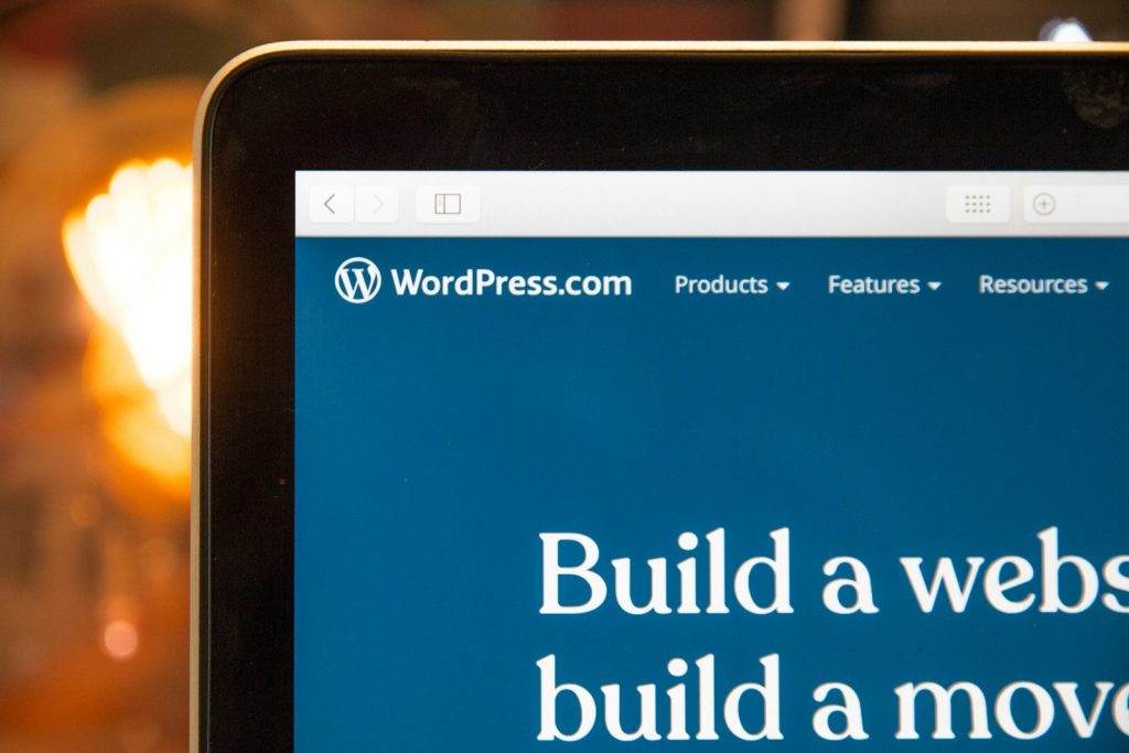Bild von einem Monitor Worauf WordPress läuft 